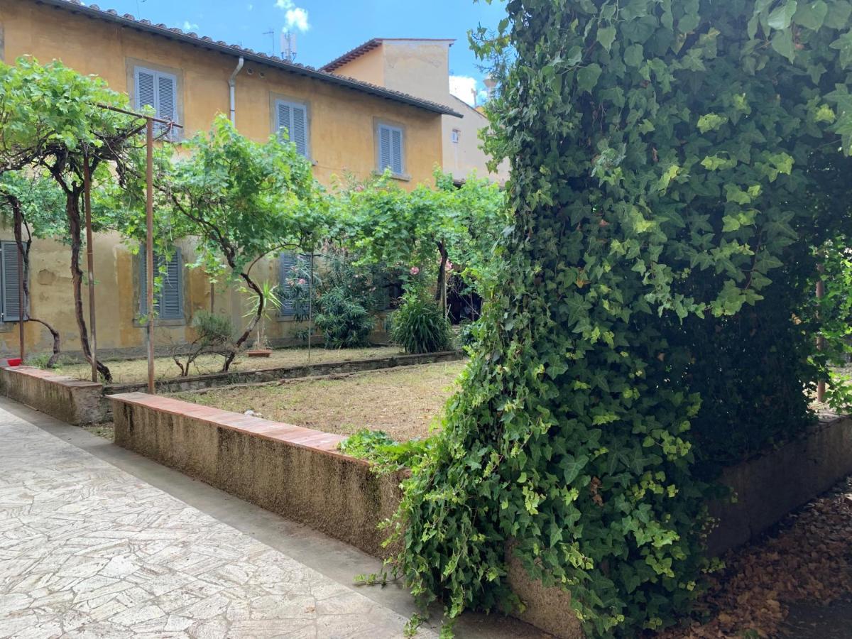 New Generation Hostel Florence Center Excellent Location The Right Alternative To Luxury Hotels A Few Steps From The Ponte Vecchio Surrounded By Restaurants And Clubs And Offers Opportunities For Shopping Free Wi-Fi Kitchen Garden Екстер'єр фото