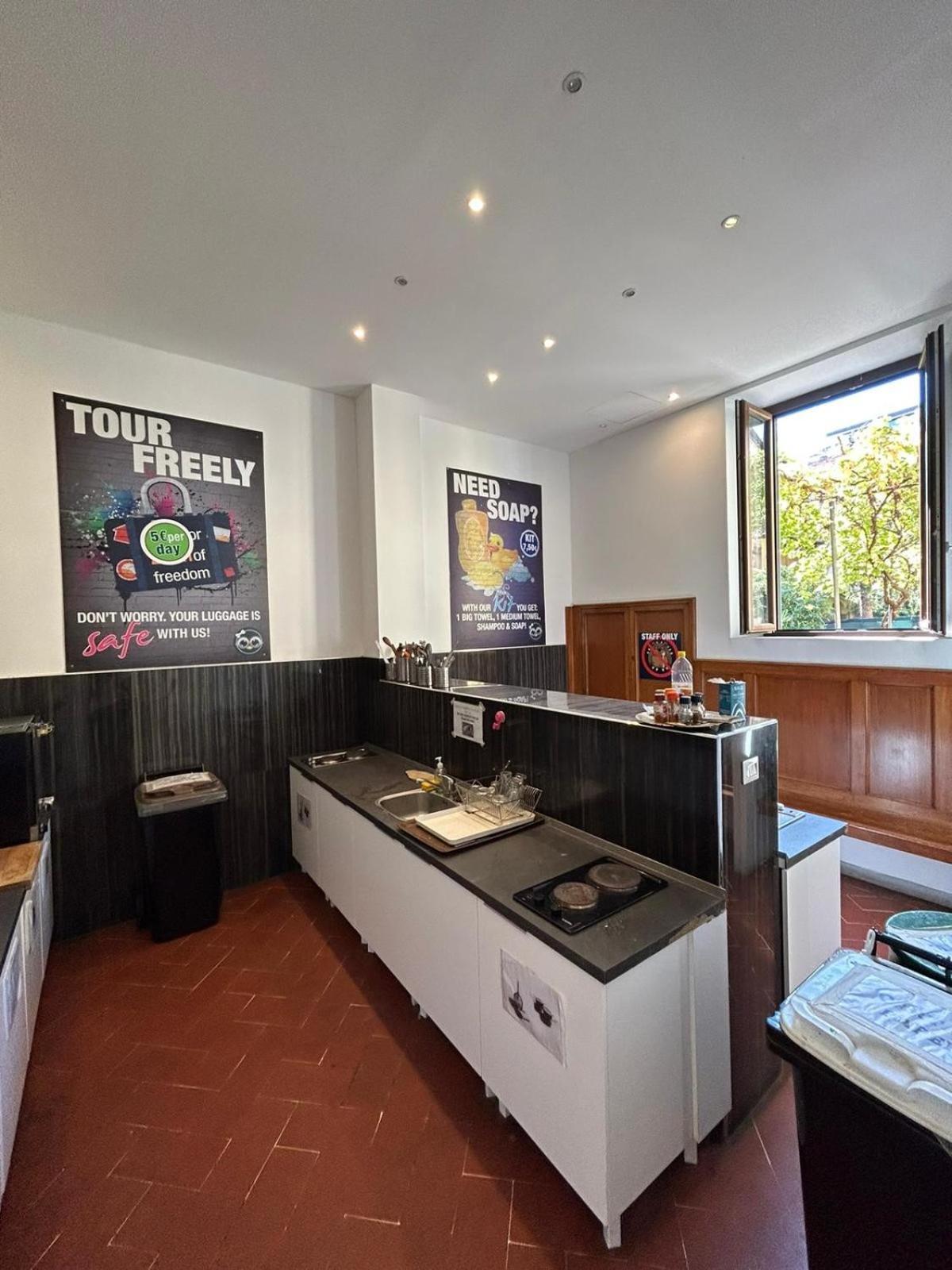 New Generation Hostel Florence Center Excellent Location The Right Alternative To Luxury Hotels A Few Steps From The Ponte Vecchio Surrounded By Restaurants And Clubs And Offers Opportunities For Shopping Free Wi-Fi Kitchen Garden Екстер'єр фото