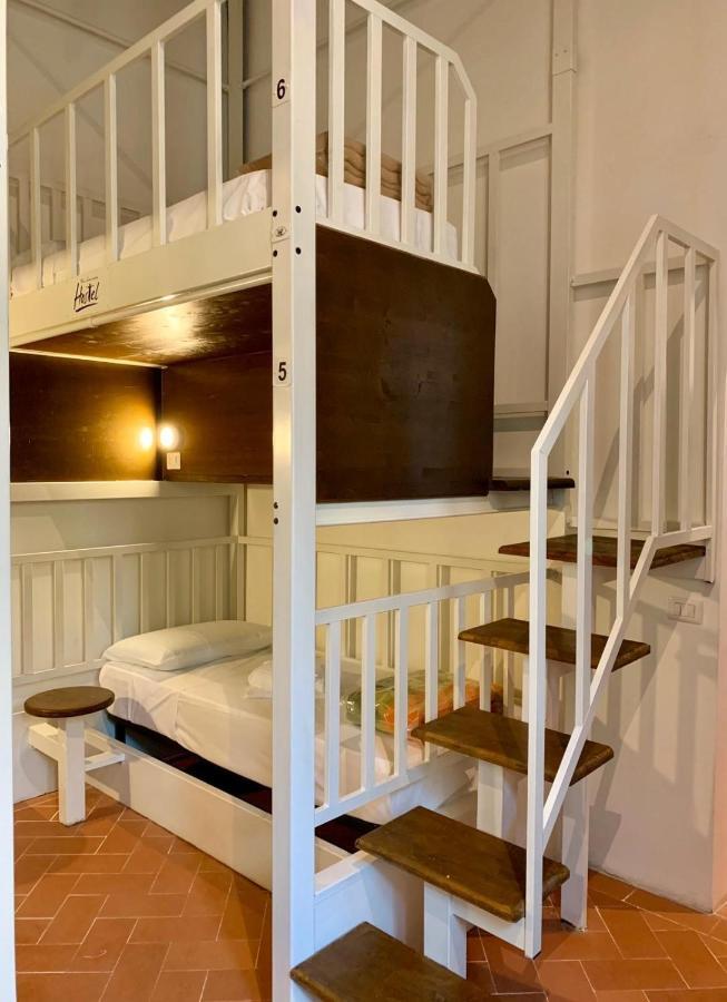 New Generation Hostel Флоренція Екстер'єр фото